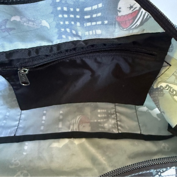 Rare Eastpak "Clam Bar" Skull & City Print Medium Duffel Bag Goth Retro Skeleton - Picture 4 of 10